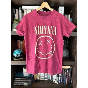 🐿️ NWOT Nirvana Mineral Wash Berry Red Smiley Graphic Short Slv Tee Unisex Small